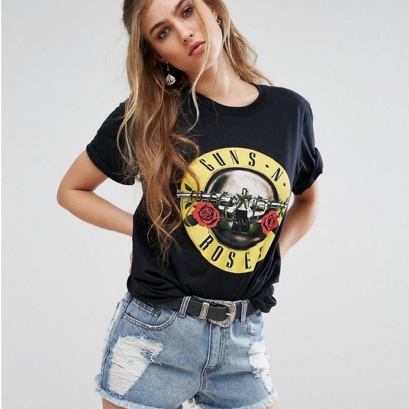 Bay Island Tops - Guns N Roses Classic Logo Band Graphic Tee Black